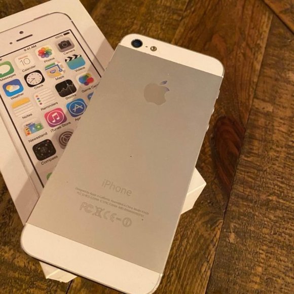 (2) iPhones: (1) Silver 5s, & (1) Rose Gold 9 - Picture 5 of 6